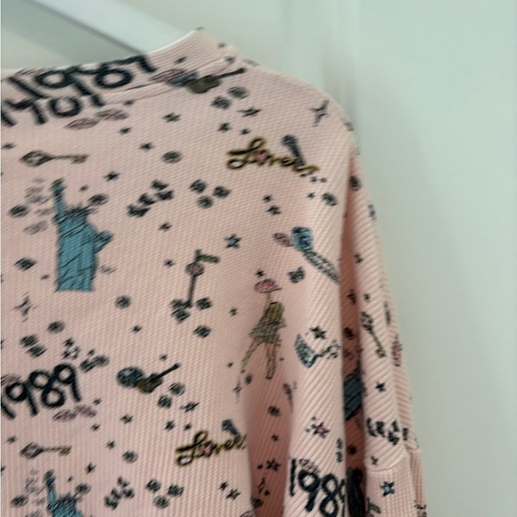 Taylor Swift Swifties Adult  Summer Beach Lovely Lounge Set Size Large - Picture 11 of 14